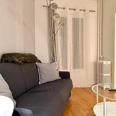 Le Charme Parisien Au Coeur De Montmartre Homestay