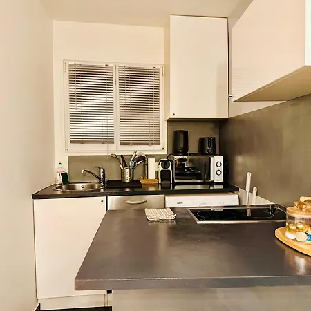 Le Charme Parisien Au Coeur De Montmartre Homestay