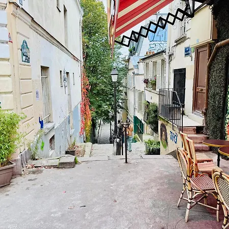 Homestay Le Charme Parisien Au Coeur De Montmartre Paris