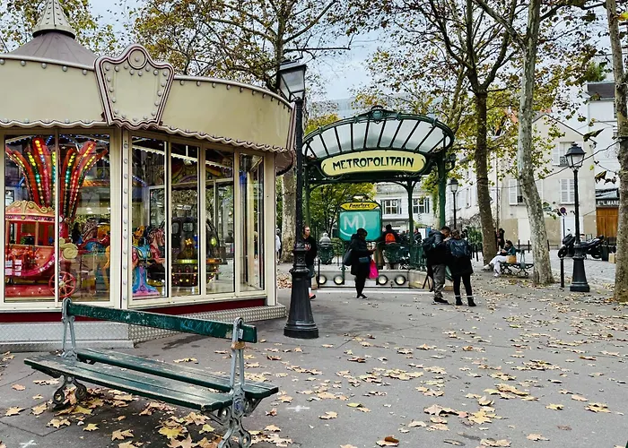 Le Charme Parisien Au Coeur De Montmartre *